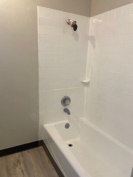 bathroom - 120 N Berendo St