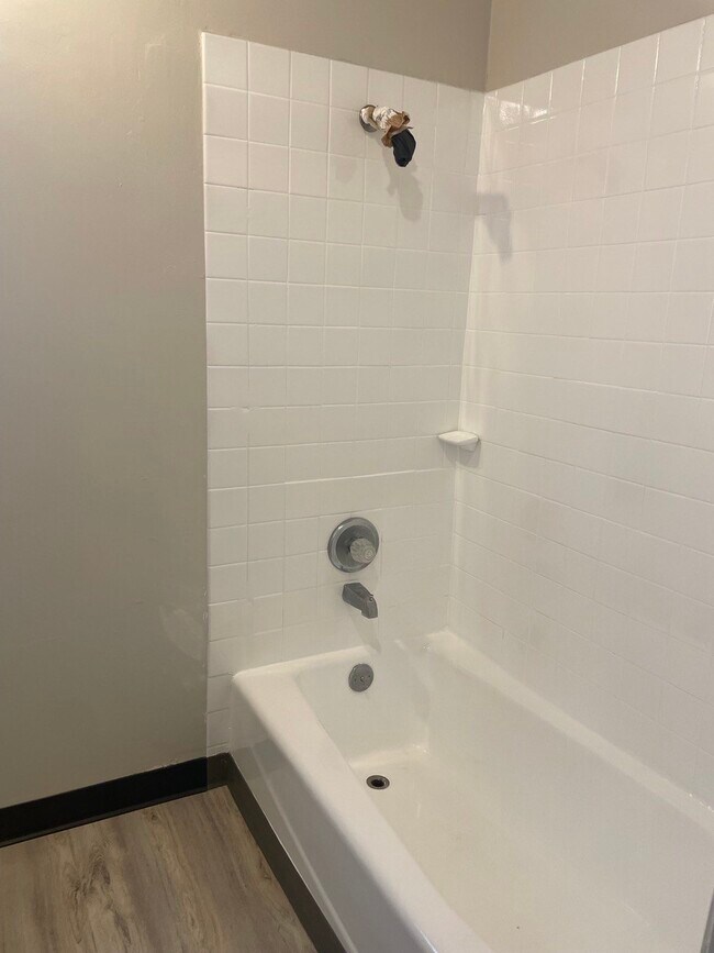 Building Photo - 120 N Berendo St