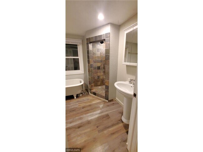 Building Photo - 376 Pierson Ave S