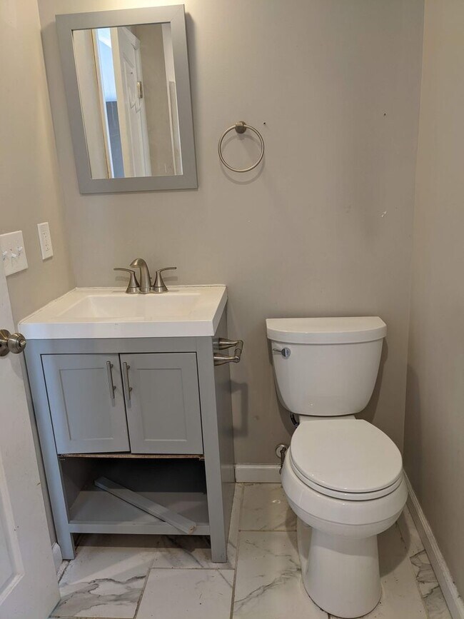 Building Photo - 153 Main St