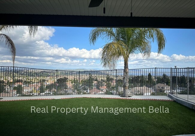 Building Photo - Lakeview Pool Retreat in a Private Cul-de-Sac Setting