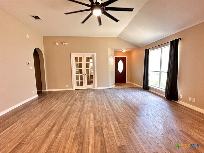 Building Photo - 2029 Northview Dr