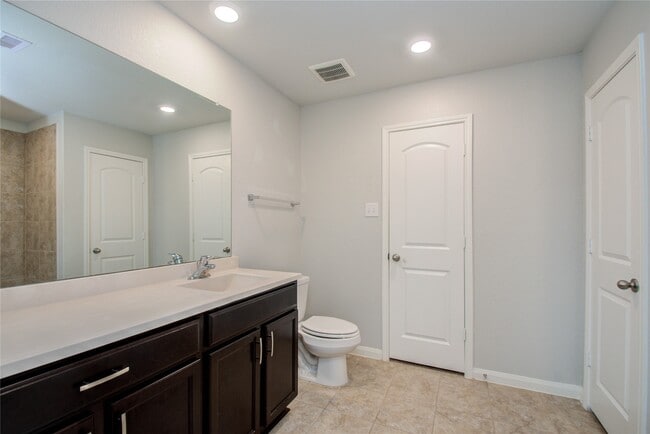 Building Photo - 6222 El Topacio Dr