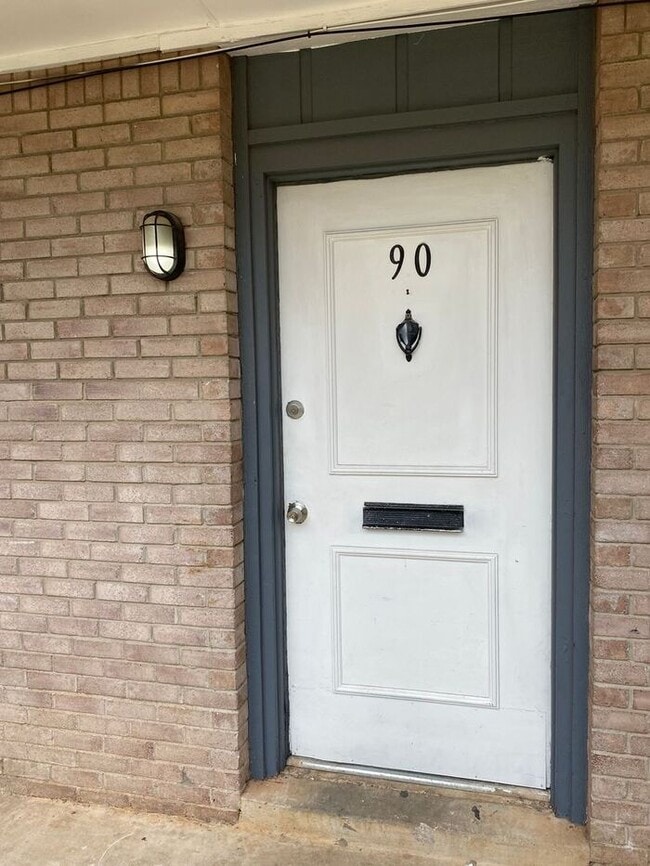 Primary Photo - Spacious 1 Bed 1 Bath