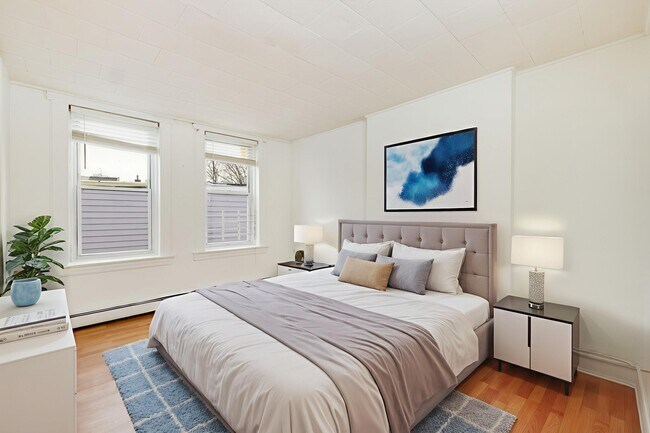 Building Photo - 572 West Side Ave