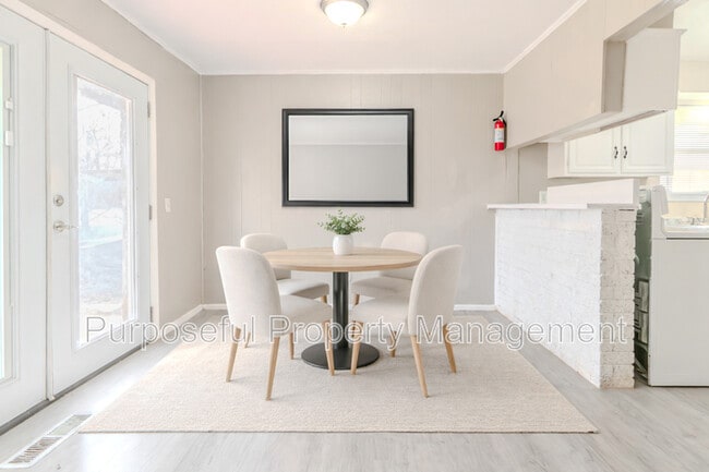 Building Photo - 6814 Lancer Ln