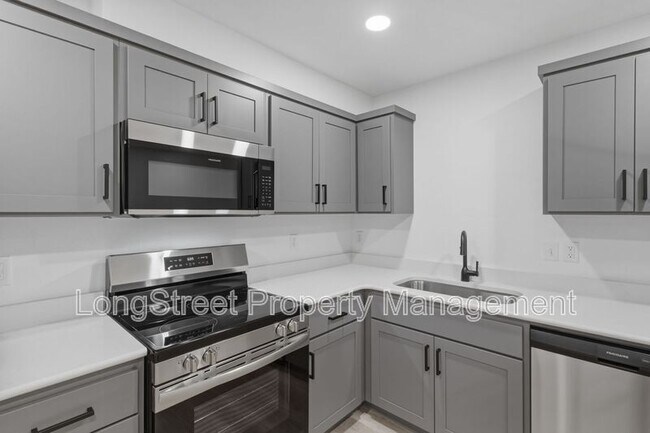 Building Photo - 812 S 19th St