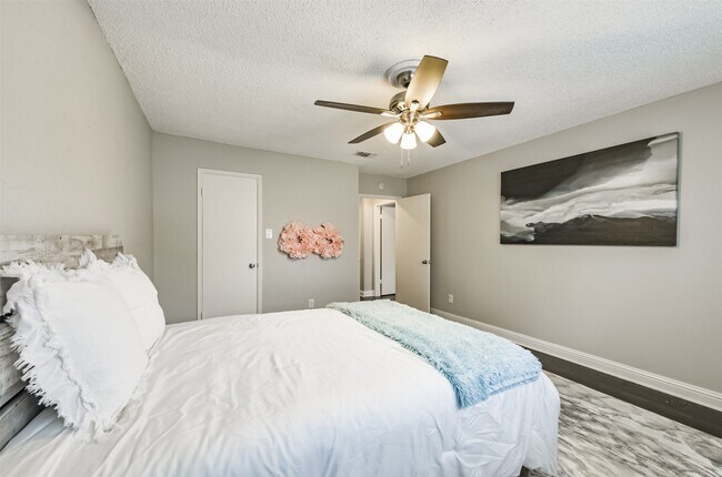 Building Photo - 14111 Misty Meadow Ln