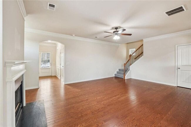 Building Photo - 3145 Englewood Dr