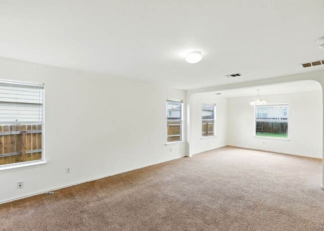 Building Photo - Easy Access to Hwy 90 & Loop 410