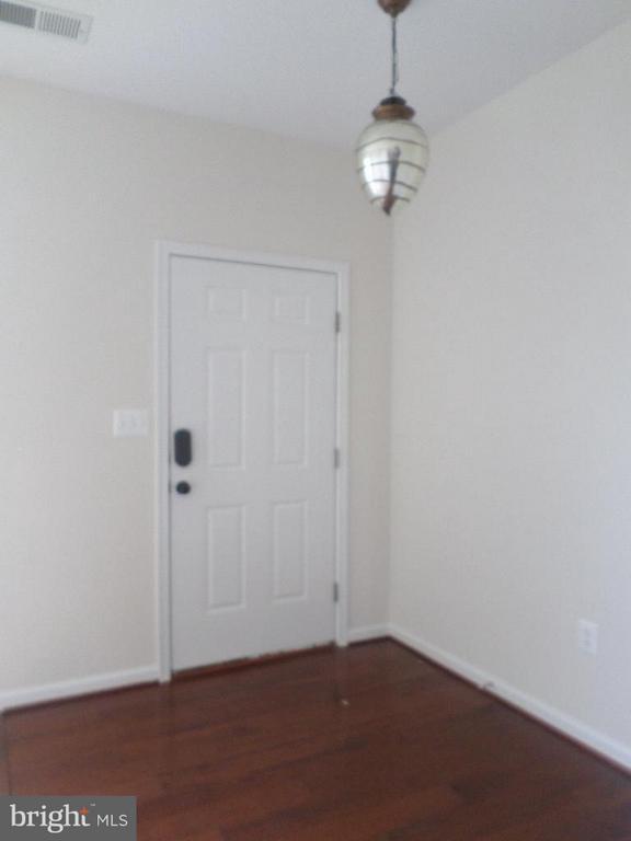 Building Photo - 9309 Birch Cliff Drive