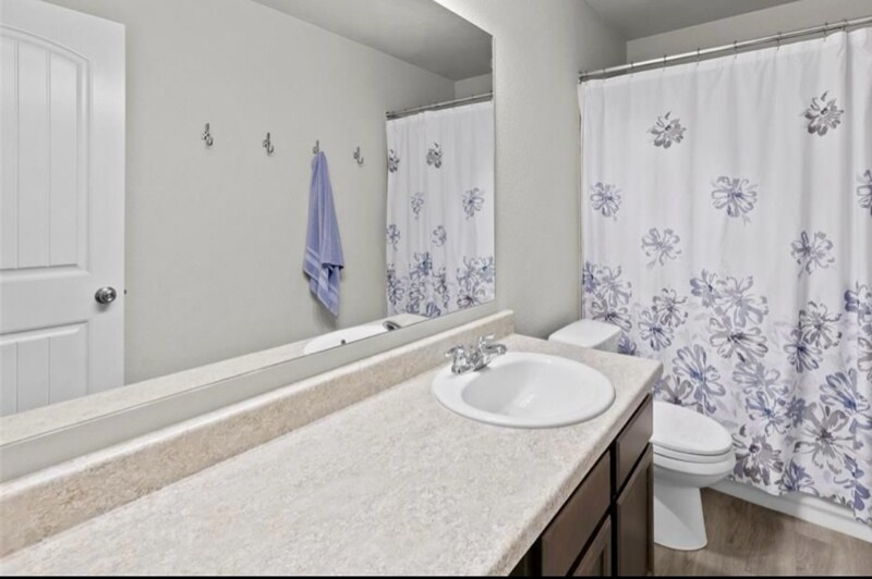 Building Photo - 4032 Silver Star Grove
