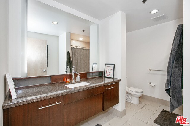 Building Photo - 1111 S Grand Ave