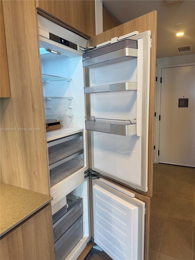 Building Photo - 121 NE 5th St