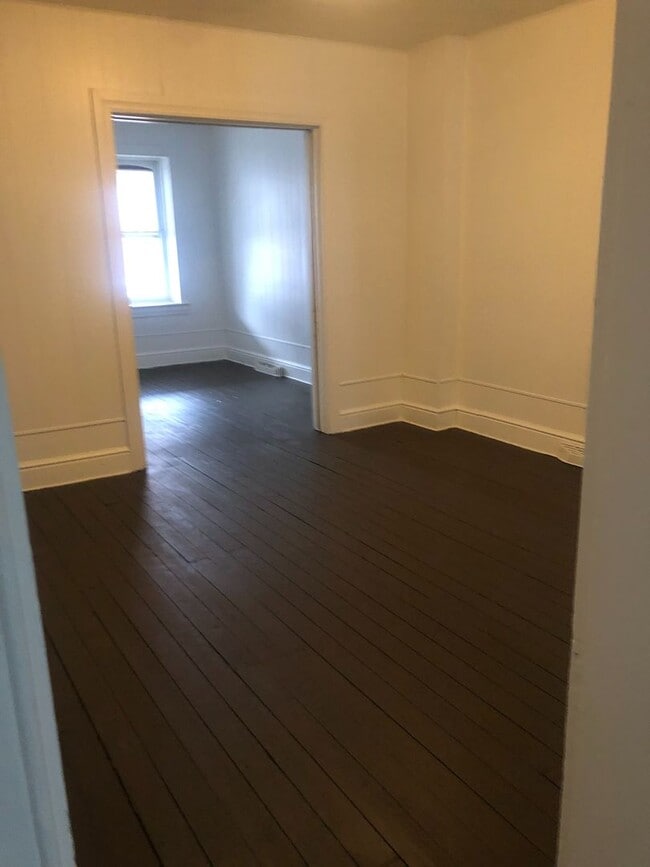 Building Photo - Coming Soon - 5 Bedroom 1 bath home - York...