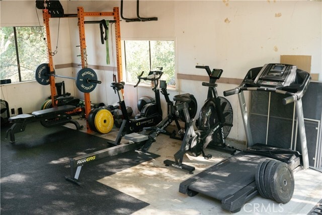 Building Photo - 16851 Hay Dr