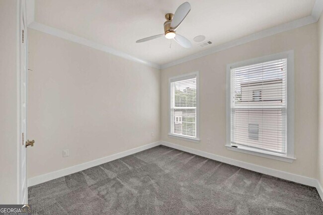 Building Photo - 860 Stonehill Ln