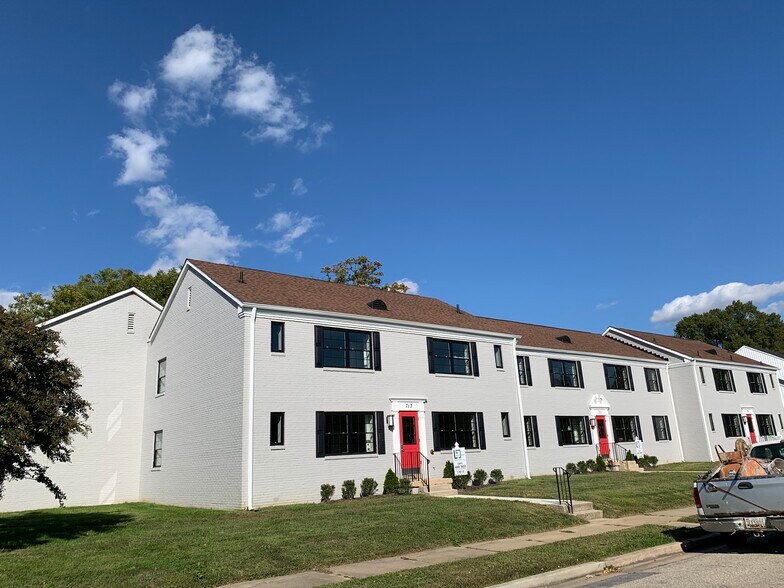 Building Photo - 304 8th St