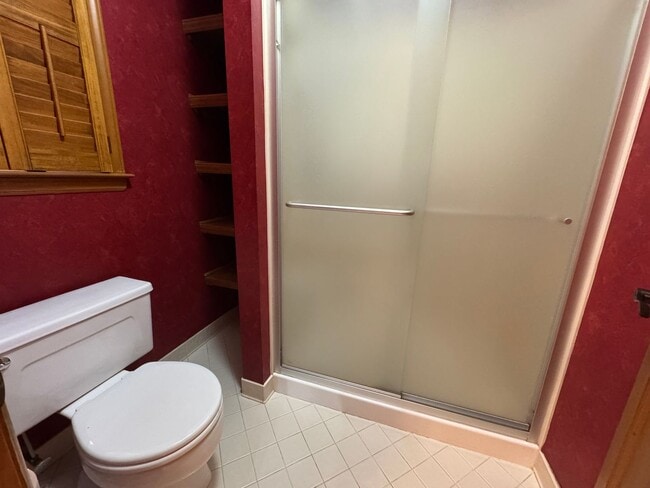 Building Photo - Available to Show