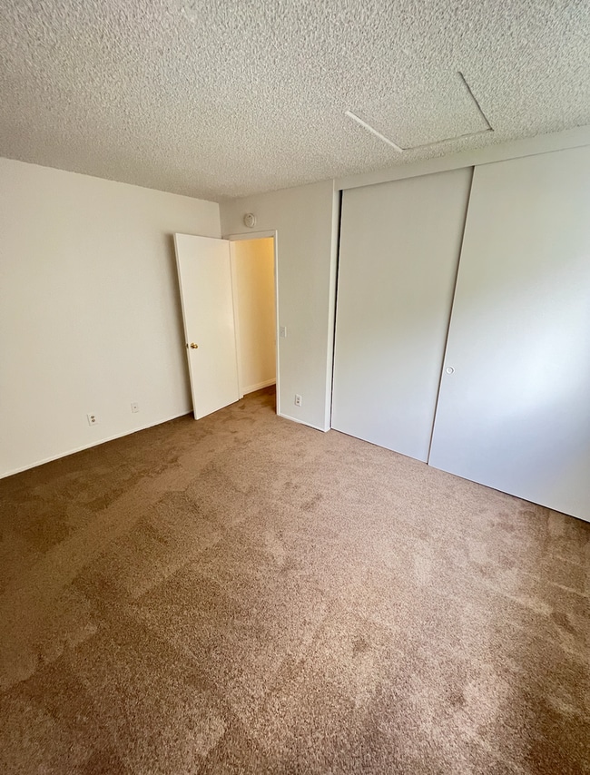 Building Photo - 2 Bedroom 1 Bathroom House