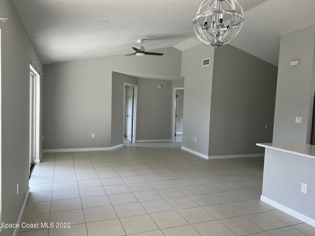 Building Photo - 440 River Grove Ct