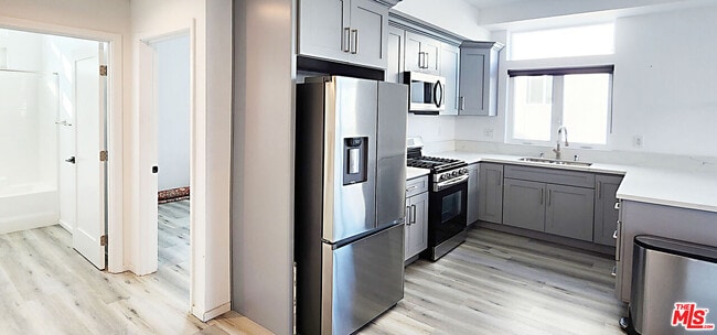 Building Photo - 1224 Alexandria Ave