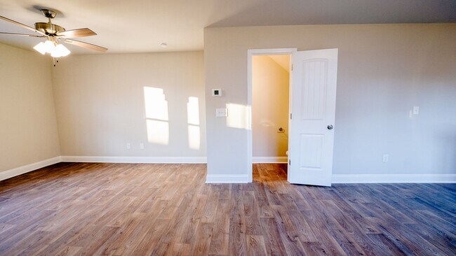 Building Photo - 203 Cromer Rd
