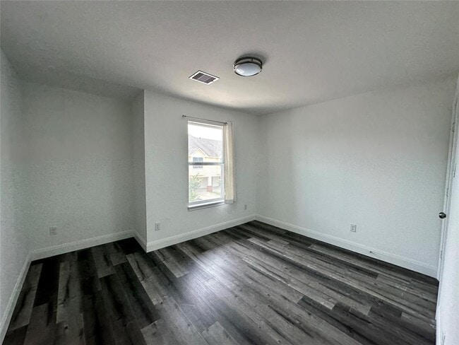 Building Photo - 3415 Twp Grove Ln