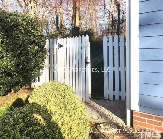 Building Photo - 106 Weymouth Pl