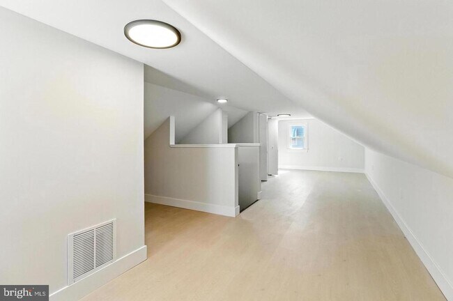 Building Photo - 821 S Woodlynn Rd