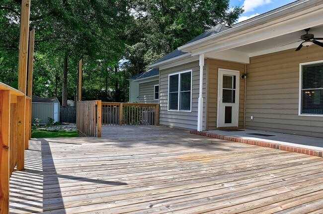 Building Photo - Tastefully Renovated Ranch in Hickory on q...