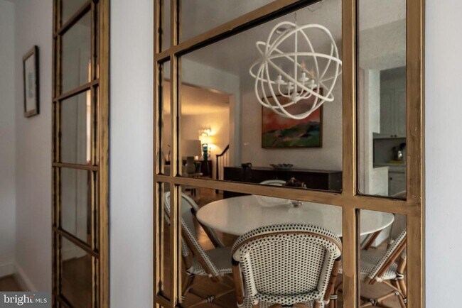 Building Photo - 822 S Royal St