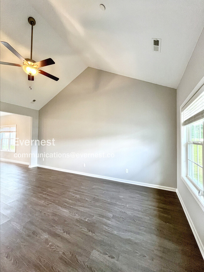 Building Photo - 1409 Pipeline Ave