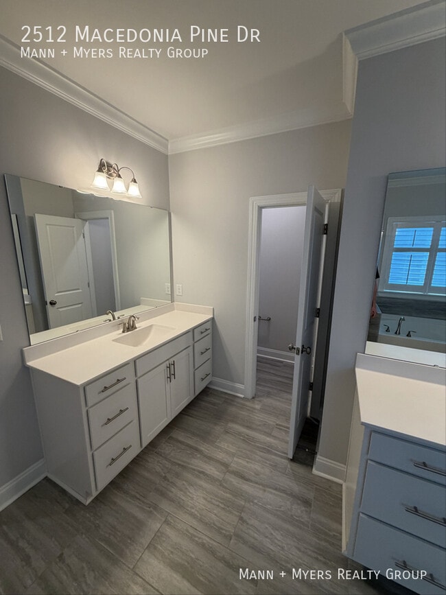 Building Photo - 2512 Macedonia Pine Dr