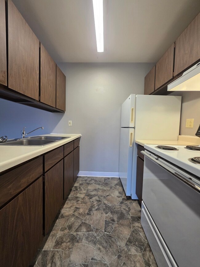 Building Photo - Liberty Lights Apartments H