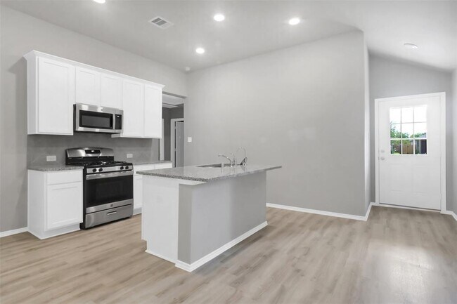 Primary Photo - 6715 Scarlet Sagebrush St