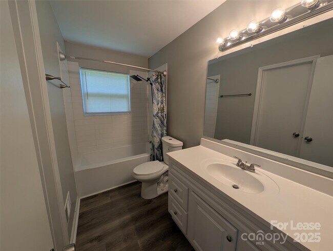 Building Photo - 5713 Barrington Dr