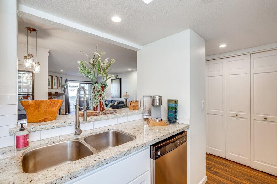 Building Photo - 11011 N 92nd St