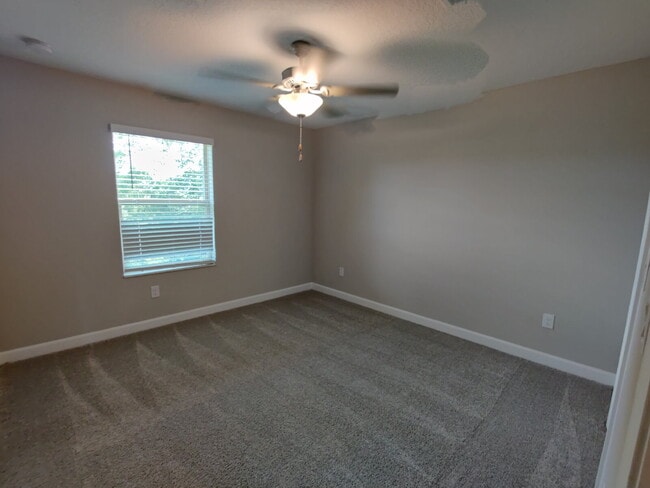 Building Photo - 23264 Willow Glen Way