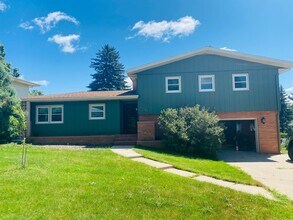 Building Photo - 3 bedroom - 2.5 bathroom - Single Family Home