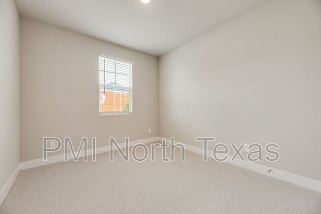 Building Photo - 1404 Winters Wy