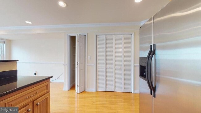 Building Photo - 615 16th St NE