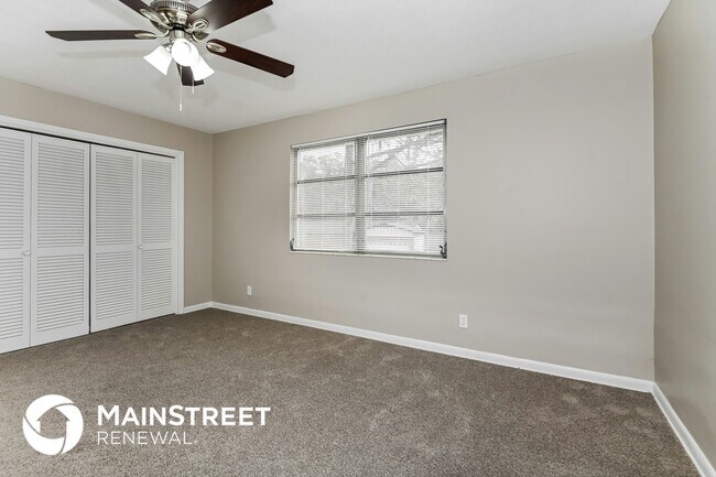 Building Photo - 5563 Primrose Ln