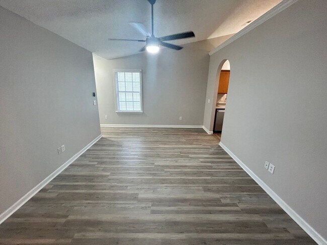 Building Photo - 1379 Pampas Cir