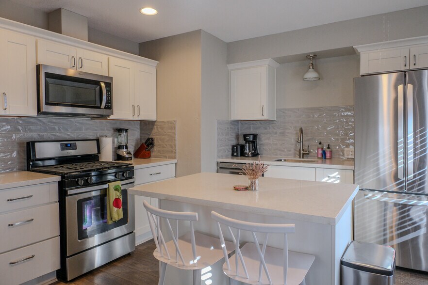 Building Photo - 5532 N Haight Ave