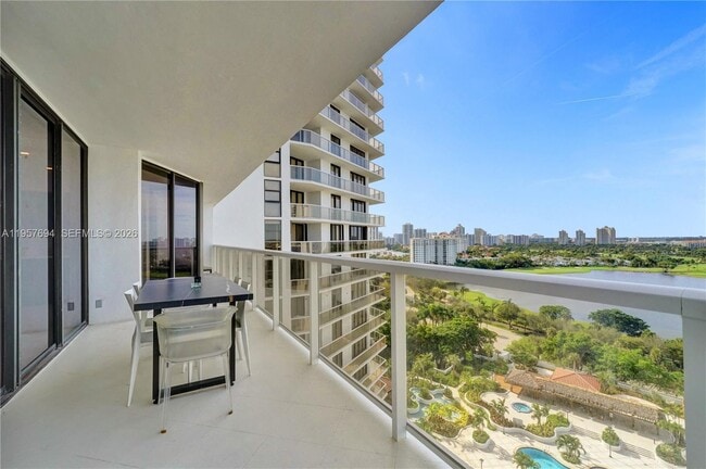 Building Photo - 20281 E Country Club Dr