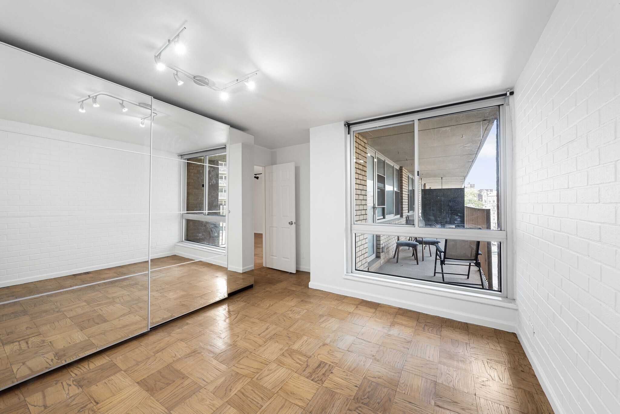 Building Photo - 6040 Boulevard E