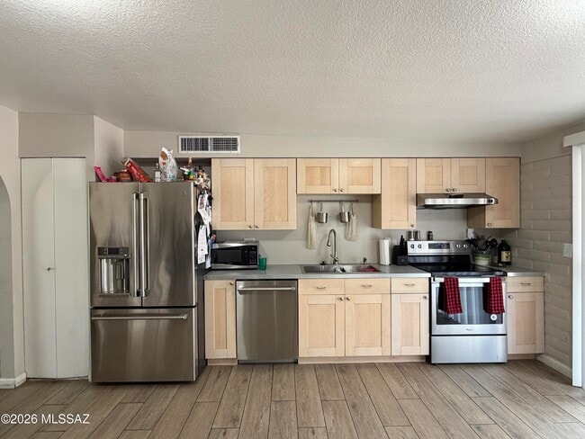 Building Photo - 8243 E Escalante Rd