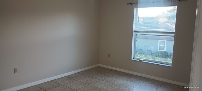 Building Photo - 2 bedroom condo in Holly Hill with covered parking