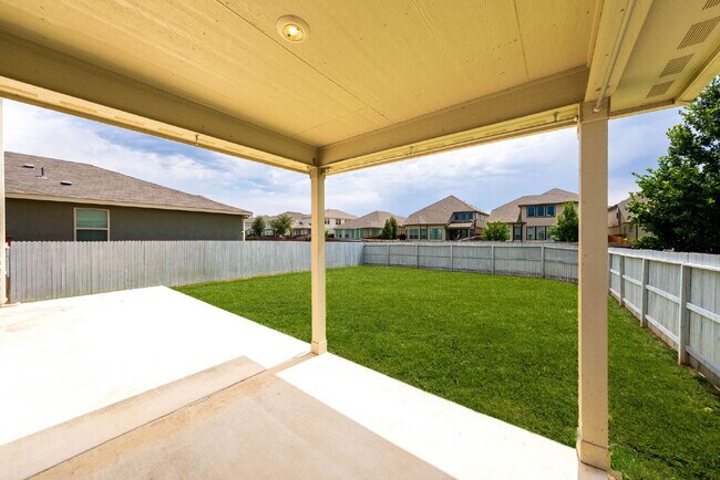Building Photo - Beautifully Upgraded 3-Bedroom Home for Re...